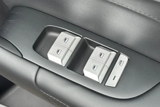Vehicle Thumbnail 26