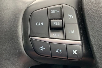 Vehicle Thumbnail 32