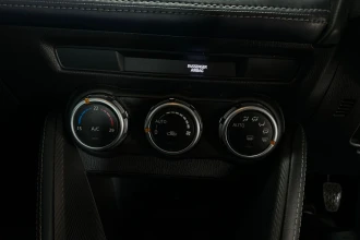 Vehicle Thumbnail 32