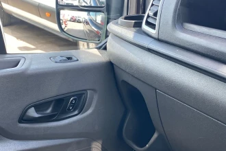 Vehicle Thumbnail 30