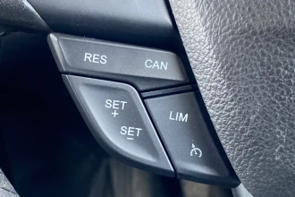 Vehicle Thumbnail 32