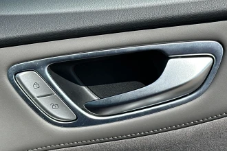 Vehicle Thumbnail 26