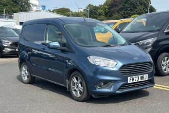 Ford Transit Courier Listing Image