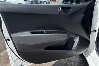 Vehicle Thumbnail 25