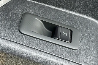 Vehicle Thumbnail 34