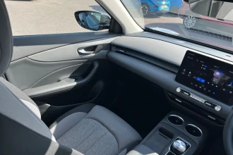 Vehicle Thumbnail 30