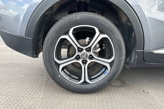 Vehicle Thumbnail 11