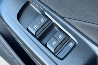 Vehicle Thumbnail 26