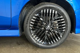 Vehicle Thumbnail 11