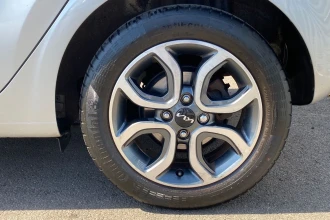 Vehicle Thumbnail 18