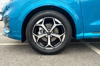 Vehicle Thumbnail 11