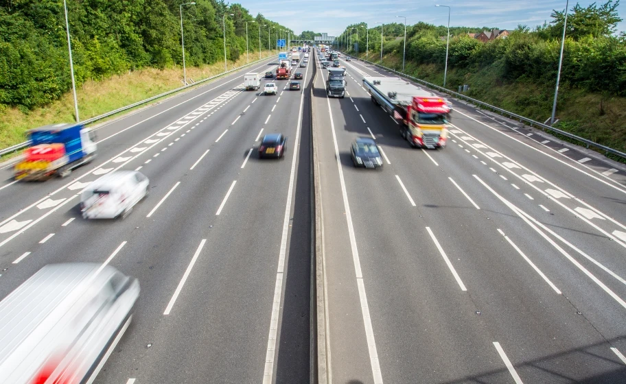 Motorway Driving Tips: 12 Essential Safety Tips for Every Journey