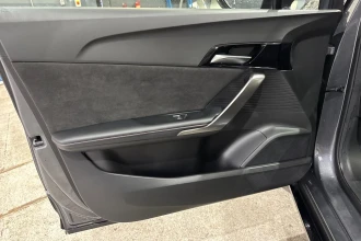 Vehicle Thumbnail 30