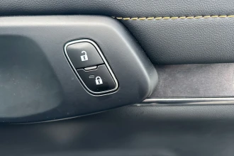 Vehicle Thumbnail 30