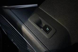 Vehicle Thumbnail 32