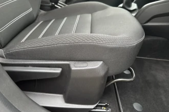 Vehicle Thumbnail 32
