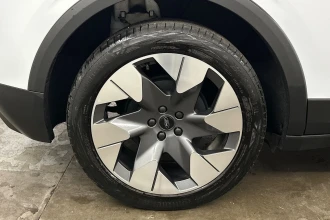 Vehicle Thumbnail 11