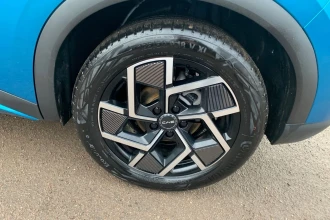 Vehicle Thumbnail 28