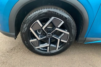 Vehicle Thumbnail 11