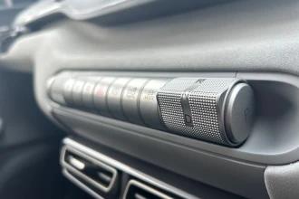 Vehicle Thumbnail 32