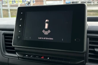 Vehicle Thumbnail 32