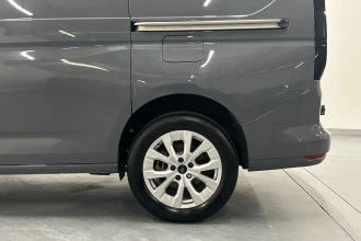 Vehicle Thumbnail 44