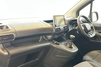 Vehicle Thumbnail 14