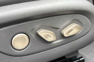 Vehicle Thumbnail 30