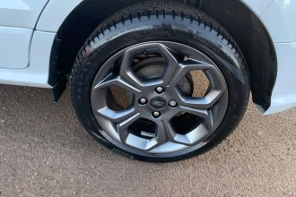 Vehicle Thumbnail 33