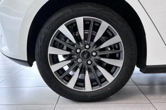Vehicle Thumbnail 17