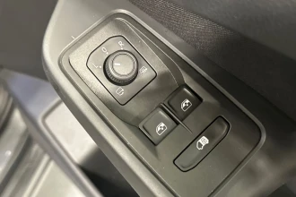 Vehicle Thumbnail 25