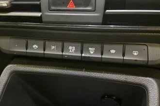 Vehicle Thumbnail 34