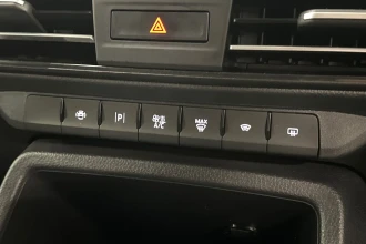 Vehicle Thumbnail 34