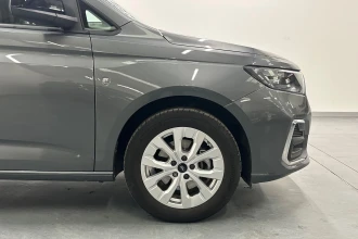 Vehicle Thumbnail 42