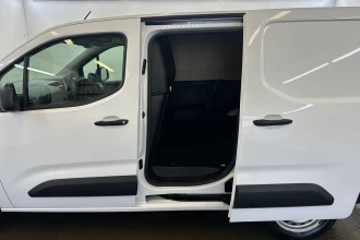 Vehicle Thumbnail 18