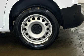 Vehicle Thumbnail 11