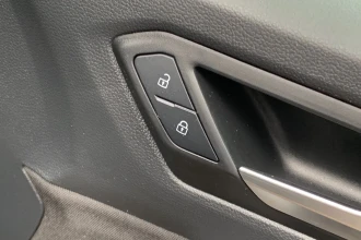 Vehicle Thumbnail 30