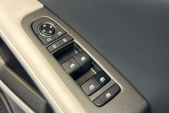 Vehicle Thumbnail 20