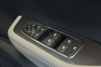 Vehicle Thumbnail 20