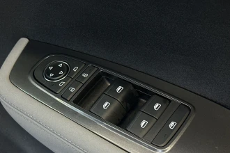 Vehicle Thumbnail 20