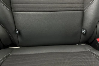 Vehicle Thumbnail 32