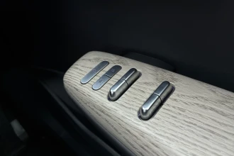 Vehicle Thumbnail 42