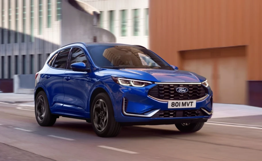 Volvo XC40 vs Ford Kuga PHEV: Premium SUV Comparison