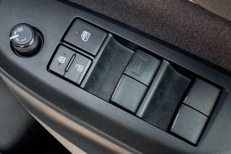Vehicle Thumbnail 34