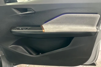 Vehicle Thumbnail 32