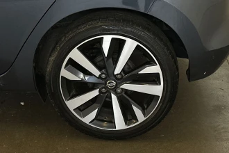 Vehicle Thumbnail 11