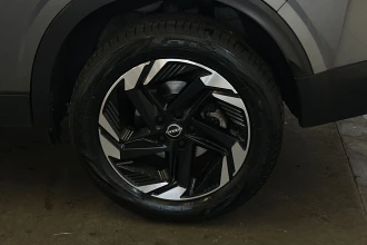 Vehicle Thumbnail 11