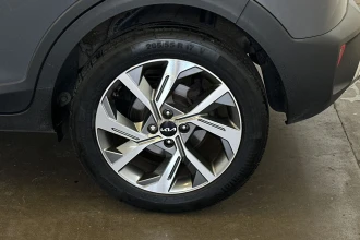 Vehicle Thumbnail 11