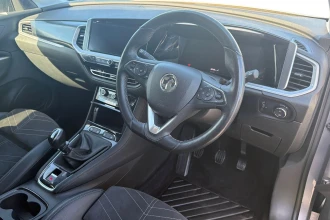 Vehicle Thumbnail 12