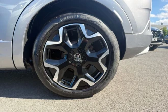 Vehicle Thumbnail 11
